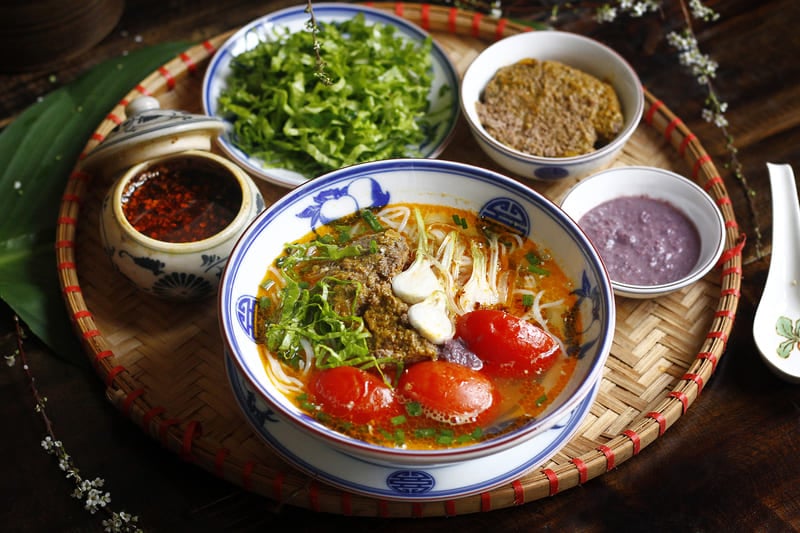 servir bun rieu