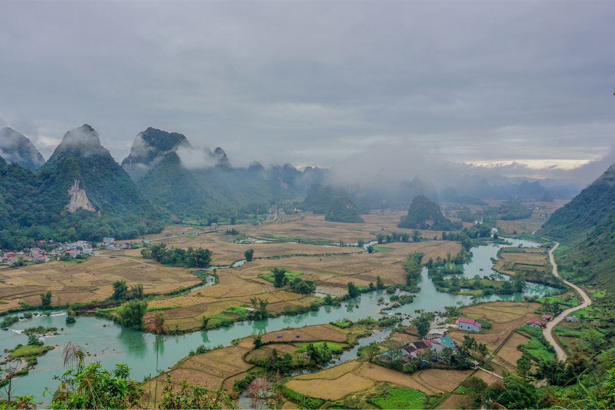 View from the Phong Nam valley viewpoint