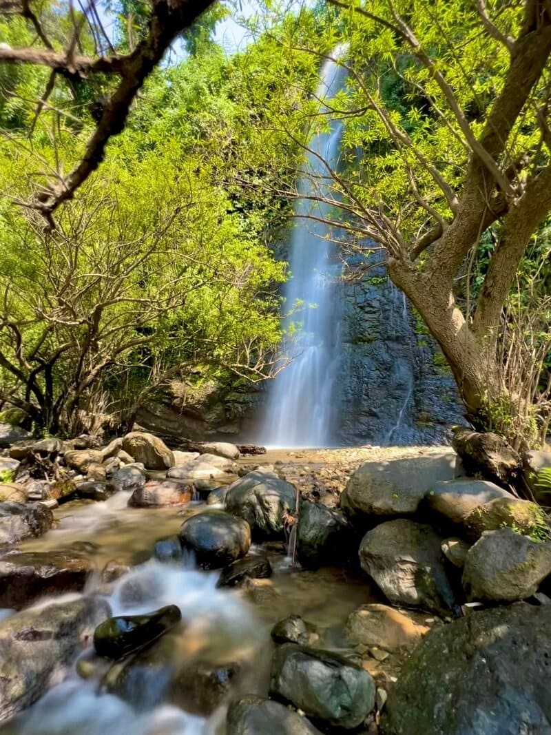cascada kaeng nyui en vang vieng