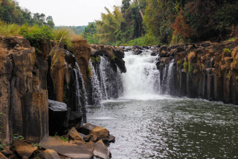 cascada en laos