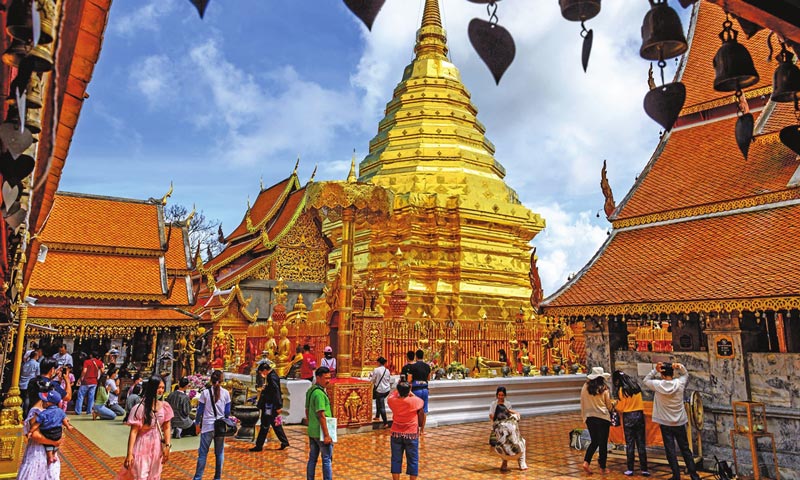 Thailand temple tourists
