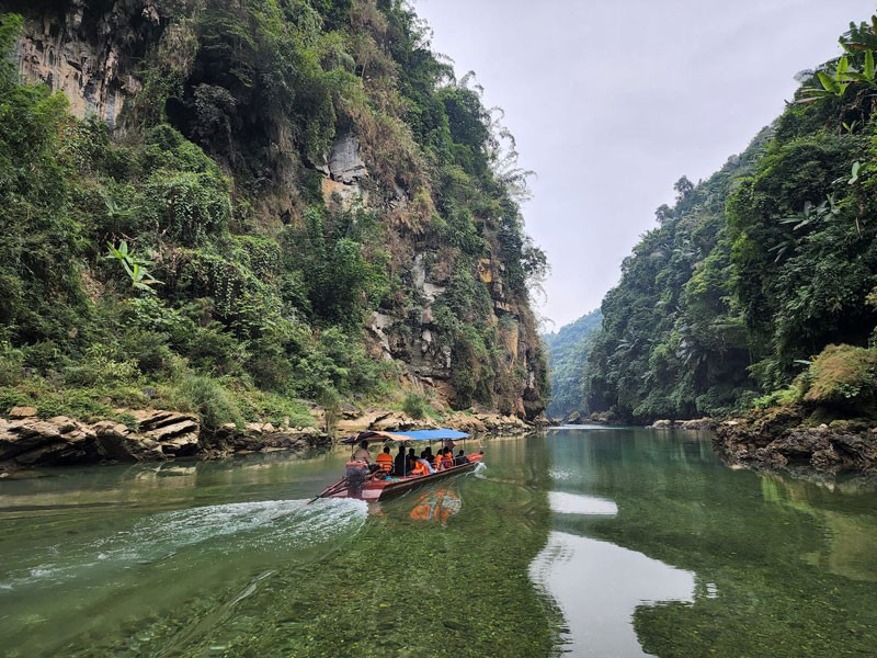 Boat trip on Chay River in Bac Ha