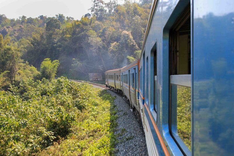 There are many ways to get from Bangkok to Chiang Rai