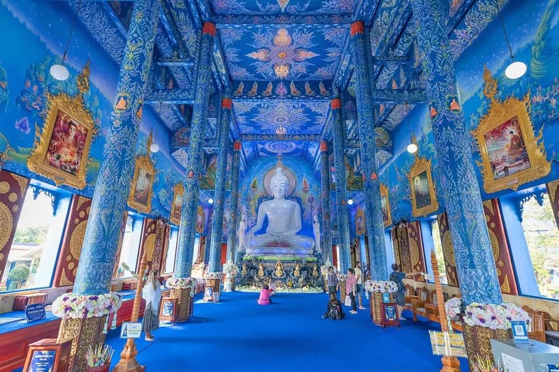 Although it is known as the Blue Temple, this temple is mostly gilded on the outside