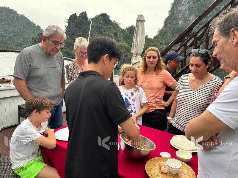 clase de cocina en crucero por bahia de halong