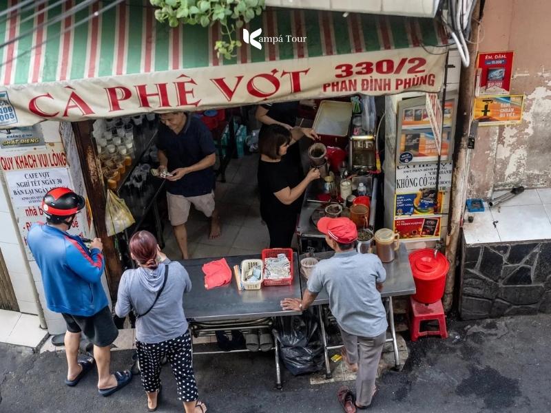 Family-run cloth-filter cafe on Phan Dinh Phung Street, serving around the clock
