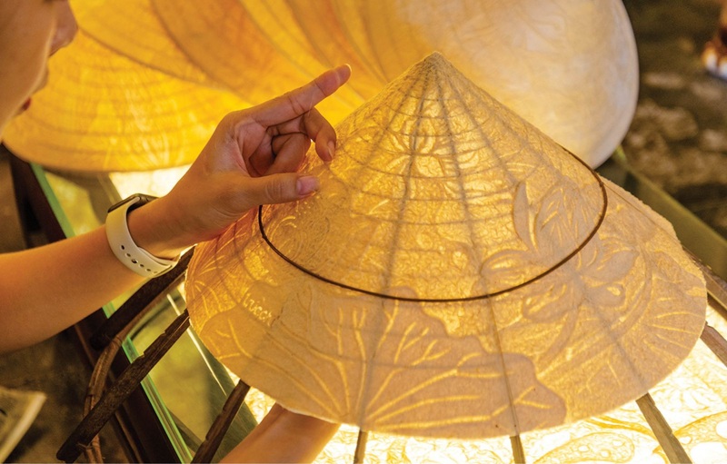 Non la in Hue is considered to have the most diverse materials.