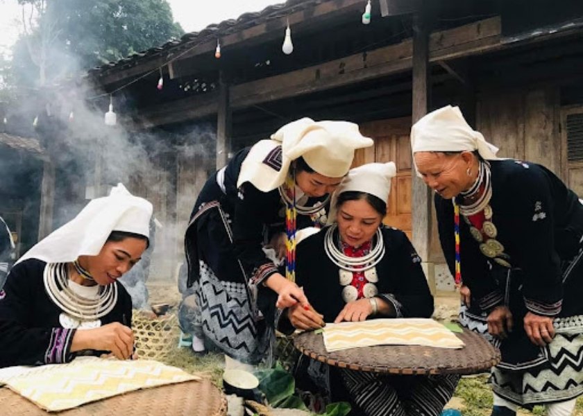 The Dao Tien people are a minority ethnic group in Vietnam, and currently only Cao Bang province still has them.