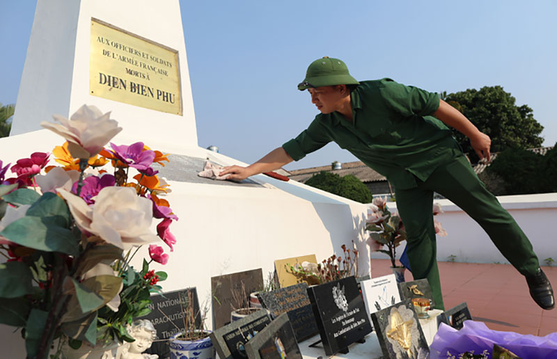 Commemoration to French soldiers