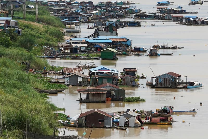 donde viajar en abril tonle sap en camboya