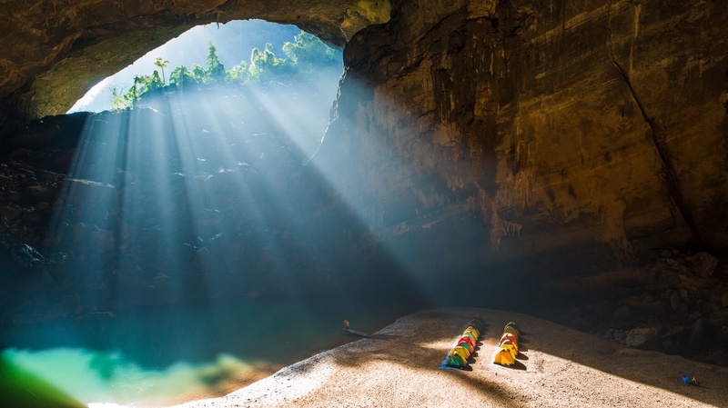 en cave in phong nha ke bang
