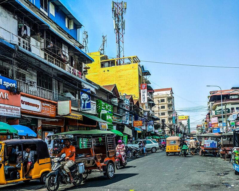 es seguro viajar a camboya trafico