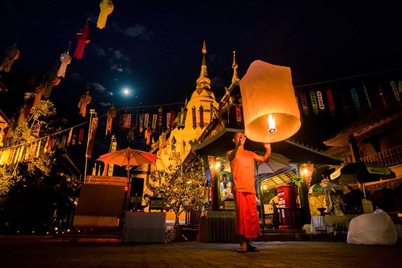 festival de las linternas tailandia