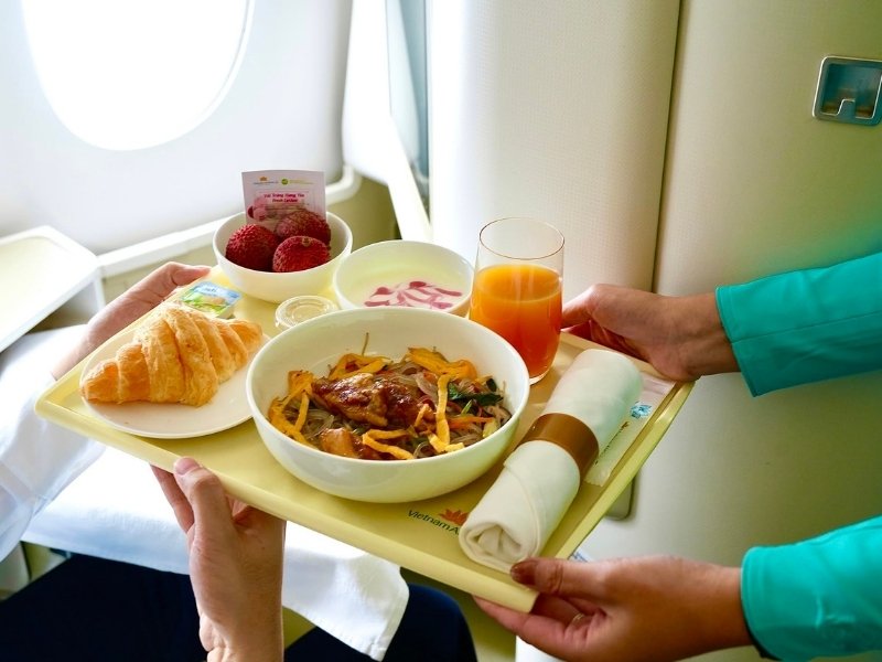 Recent economy return fares for flights to Vietnam