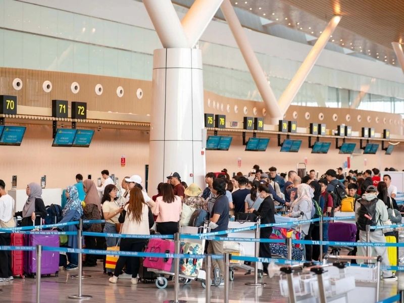 Nonstop flight from San Francisco to Ho Chi Minh City