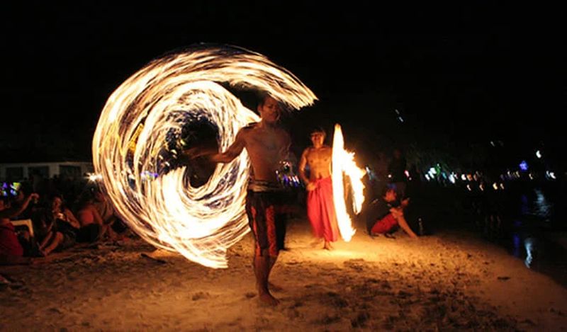 full moon party danza de fuego