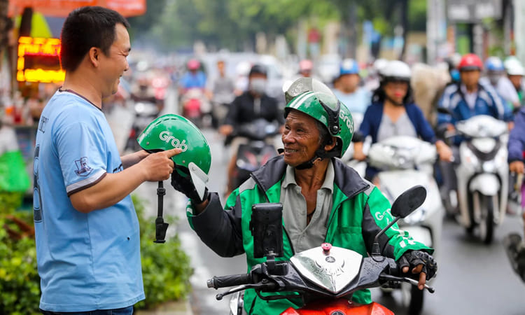 The urban excitement of Ho Chi Minh City (source: Internet)