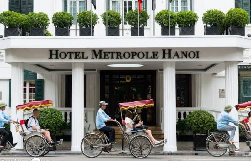 The architecture of the Hotel Metropole Hanoi today remains largely unchanged from the past.