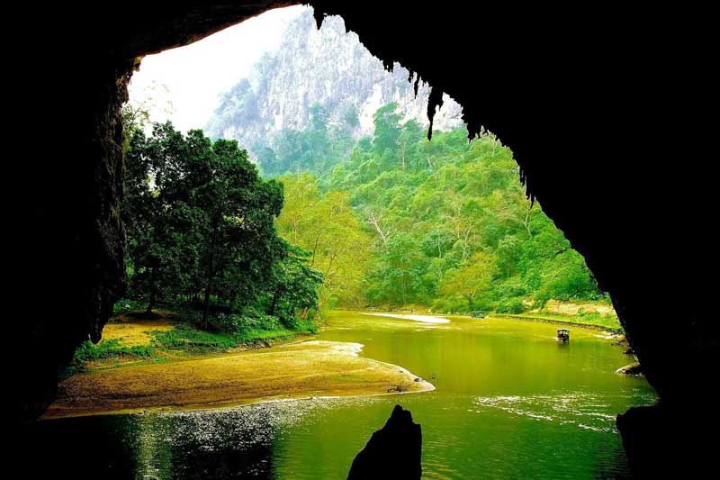 The entrance to Puong Cave, the largest cave in Ba Be