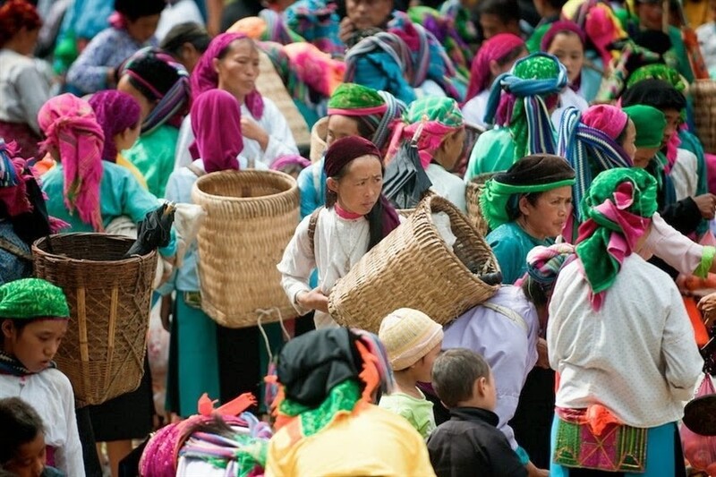 Ethnic women are trading at the market.