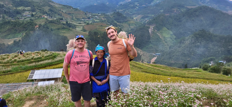 Our dear customers take pictures with buckwheat flower hills