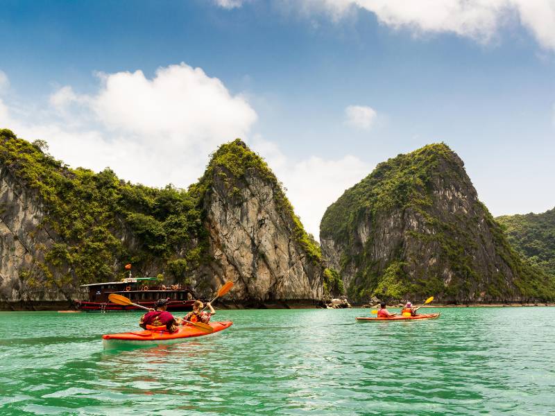 kayak halong bay