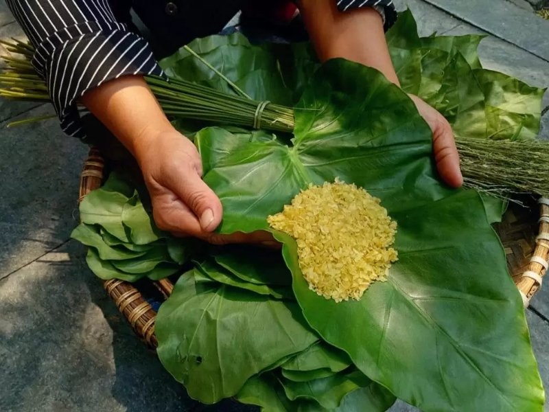 Com green rice flakes in Hanoi during autumn