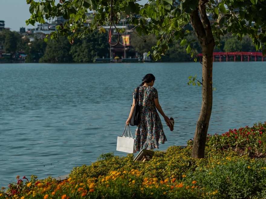 What to wear in Hanoi in November with light layers