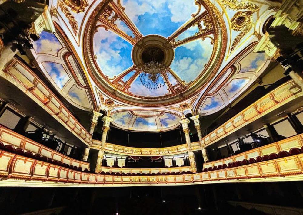 hanoi opera house inside, the ceiling 