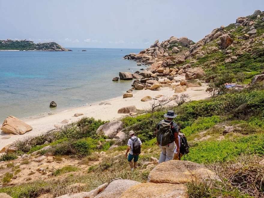 Viewpoint trail on Whale Island Vietnam