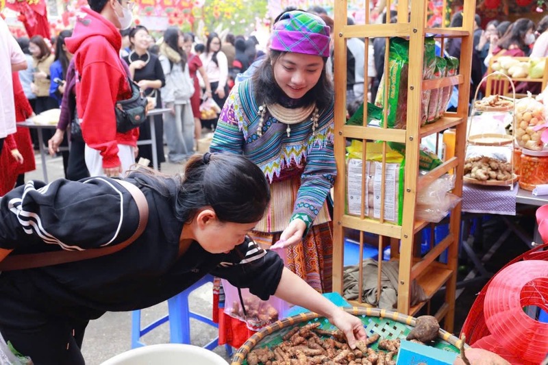 The Hmong New Year fair is held at the Viet Bac Highland Boarding School.