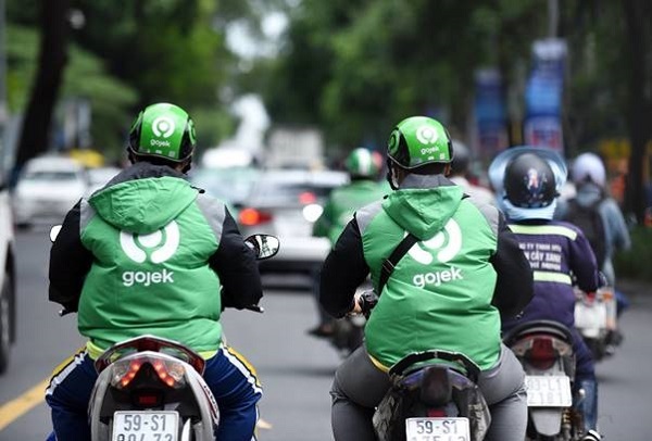 Transportation apps such as Grab Bike and Gojek are very popular in Vietnam