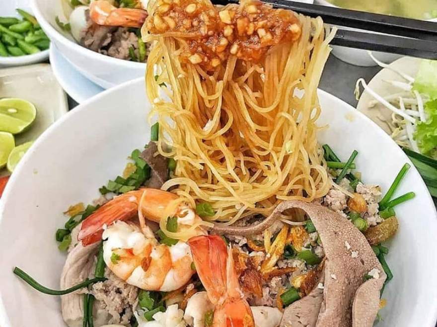 Hu Tieu Kho (Hu Tieu dried) is one of the types of noodles for people who don't like to eat soups