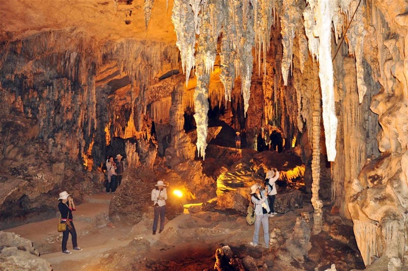 The inside of Hua Ma cave