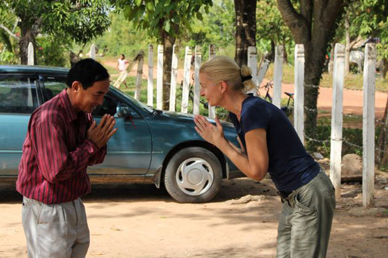 idioma camboya saludar a gente local