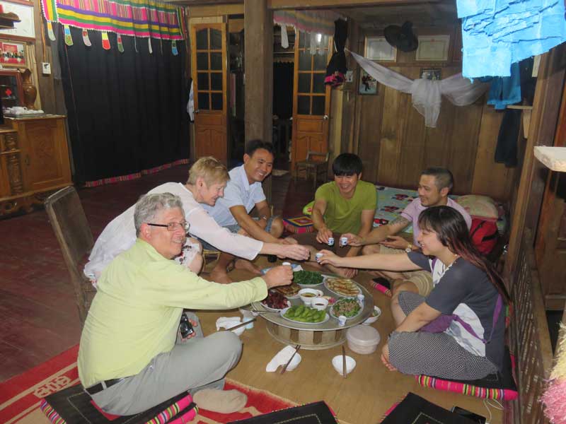 Friendly meal with the host family of the Tay ethnic group