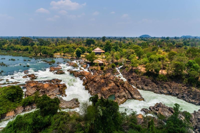 Nicknamed Tat Somphamit, Li Phi Waterfall is linked to local spirituality