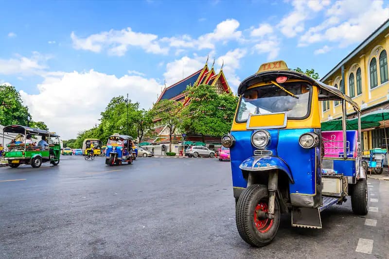 The most interesting means of transport in Thailand: the tuk-tuk