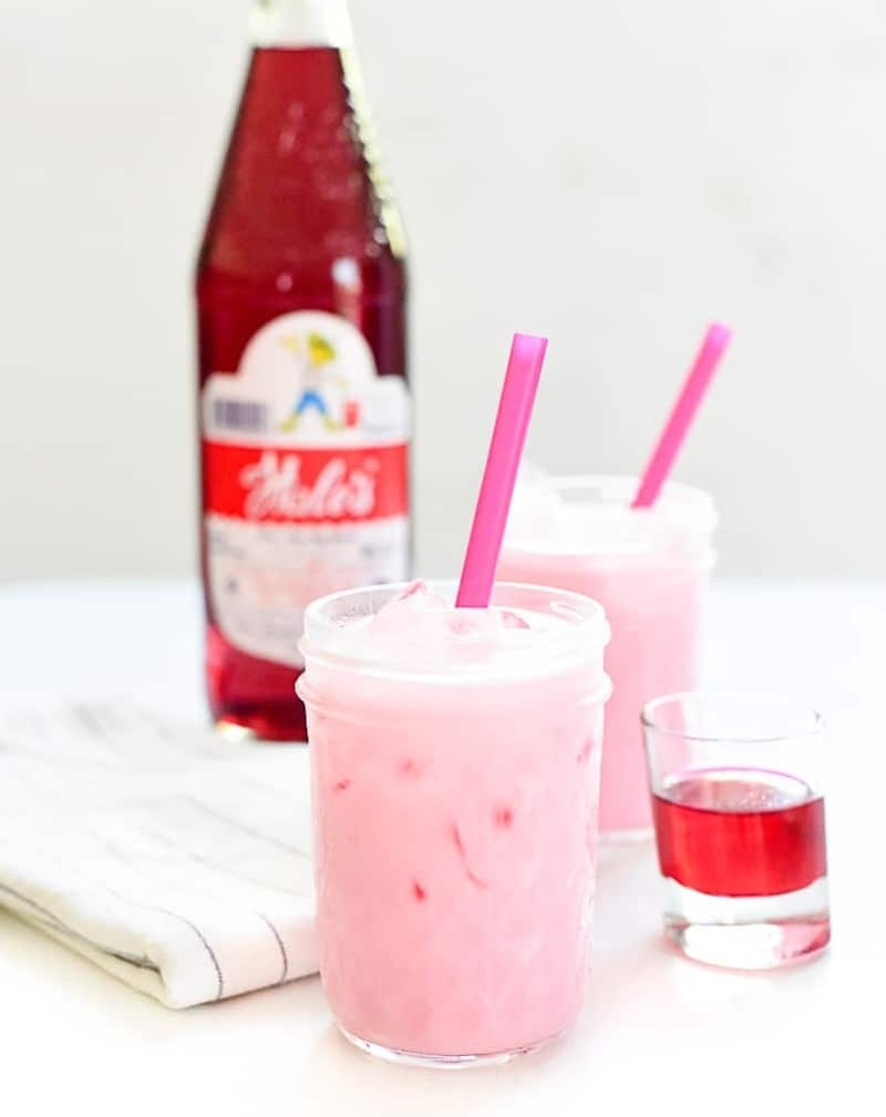 Pink Milk (Thai Nom Yen)