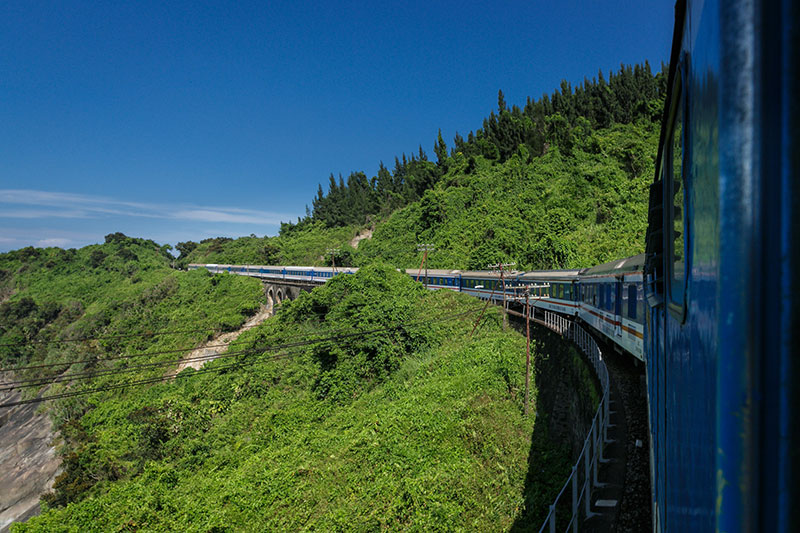 The north-south “Reunification” line crosses the Hai Van pass 