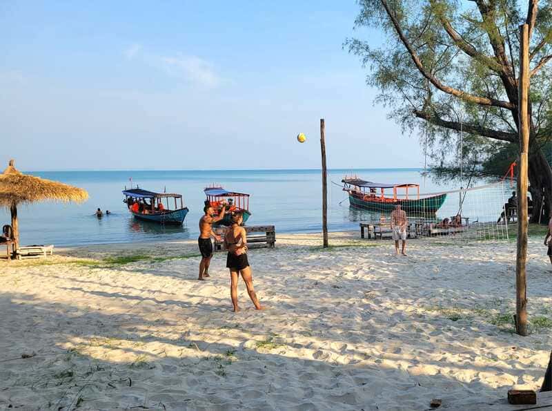 voleibol en isla koh ta kiev