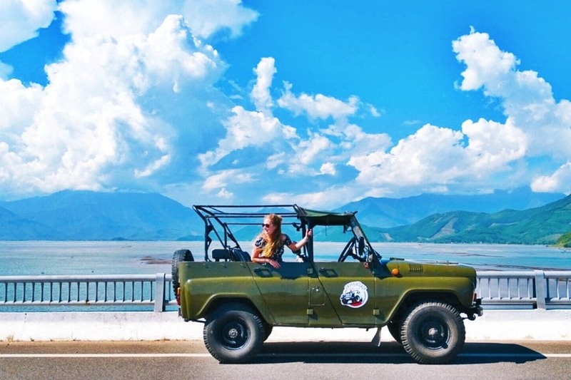 Jeep Tour allows you to comfortably breathe fresh air and sea