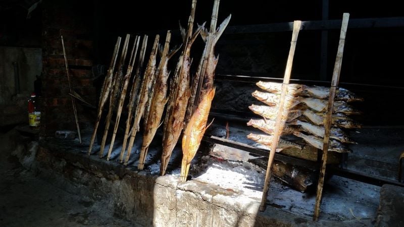 River flavors in Kratie: Grilled fish