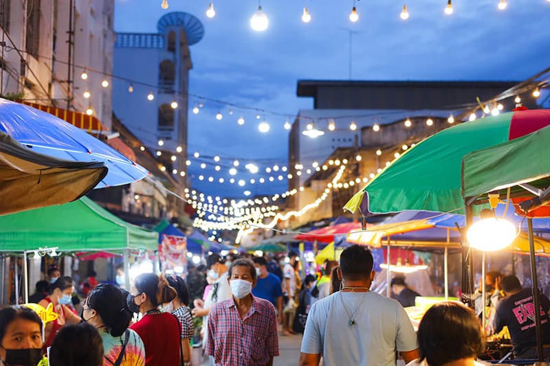 Pak Phraek Pedestrian Street