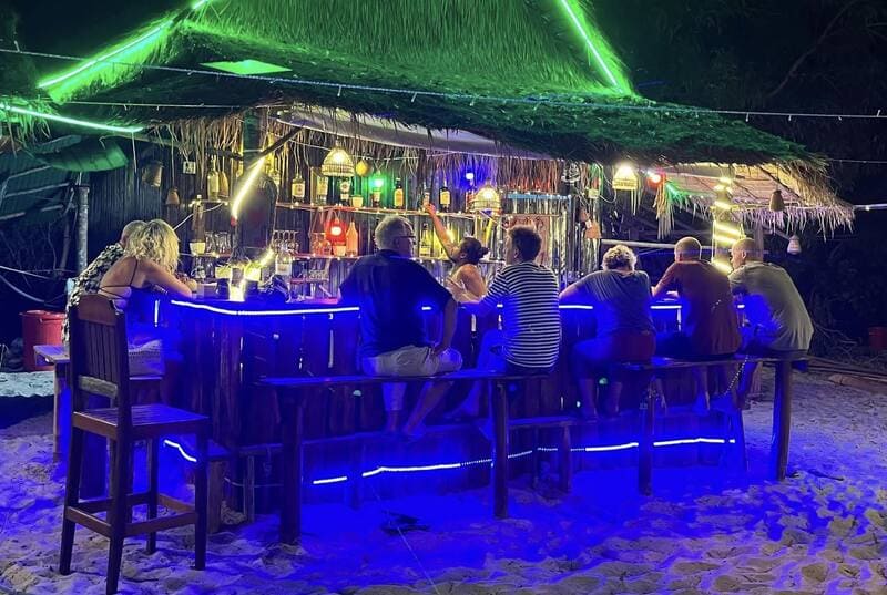koh rong o koh rong samloem - vida nocturna