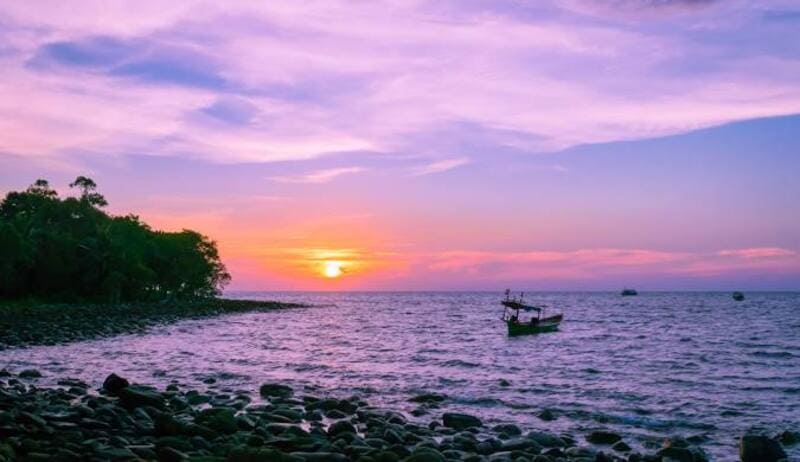 sunset beach en koh rong samloem