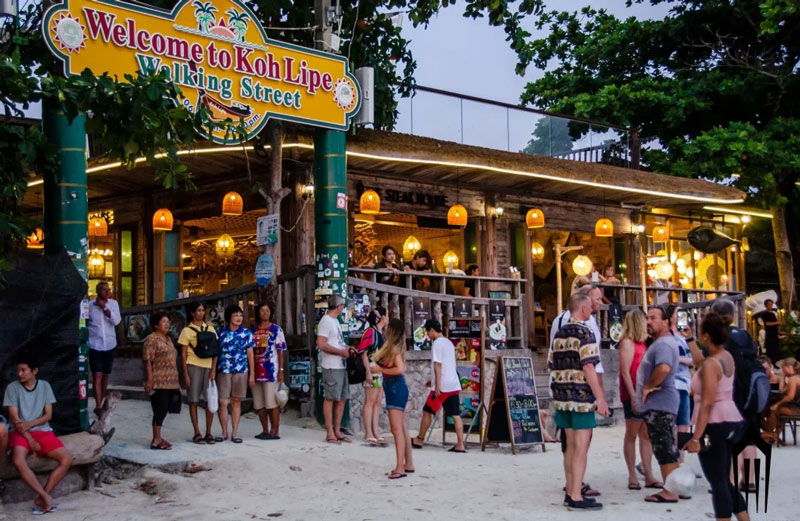 Koh Lipe walking street