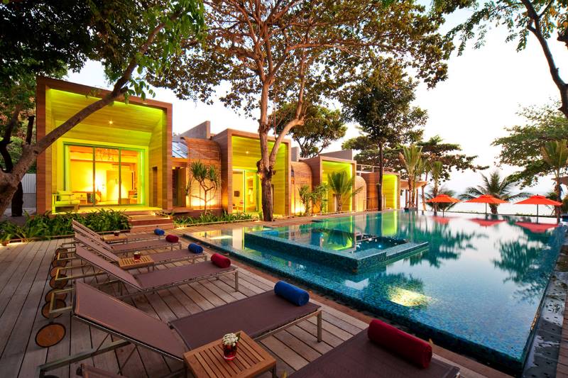 Sai Kaew Beach Resort features sea views