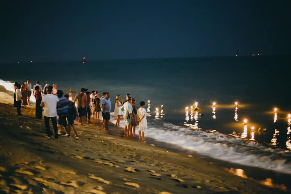 Releasing lanterns at the beach in Koh Samui