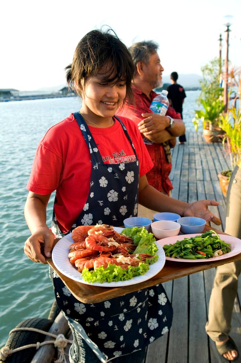 Fresh seafood: Service at a farm in Phuket